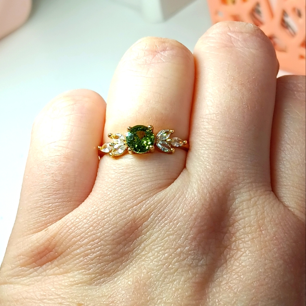 18K GOLD ROUND CUT GREEN PERIDOT ZIRCONIA RING SIZE 9 NWT